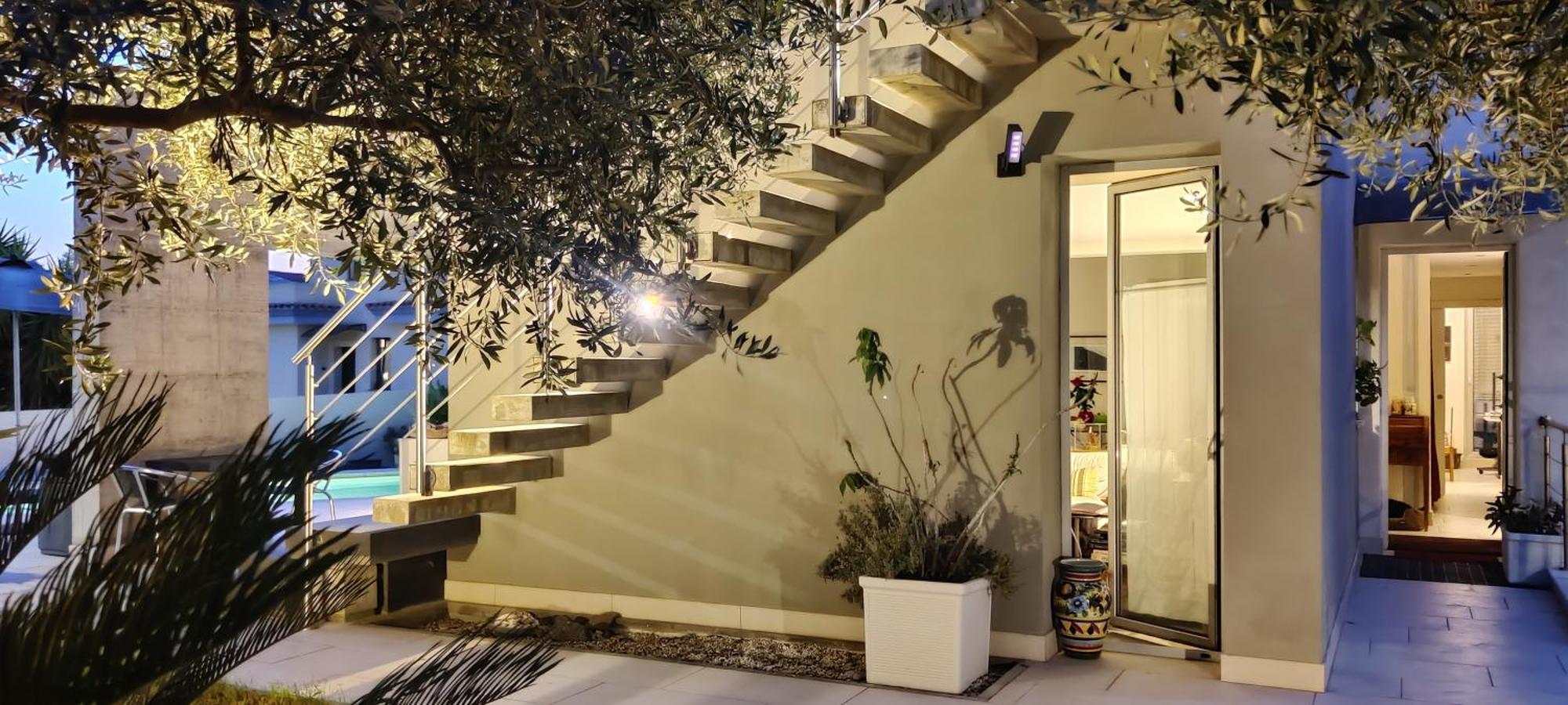 Bed and Breakfast Art House Quartu - Margine Rosso Quartu SantʼElena Exterior foto