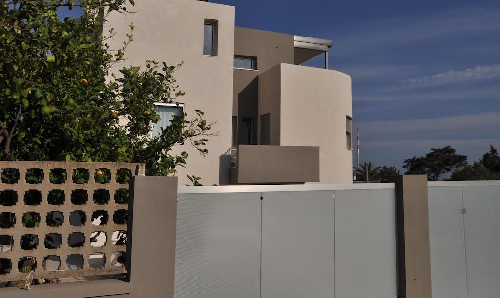 Bed and Breakfast Art House Quartu - Margine Rosso Quartu SantʼElena Exterior foto