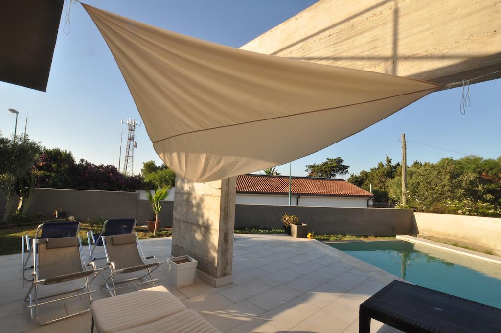 Bed and Breakfast Art House Quartu - Margine Rosso Quartu SantʼElena Exterior foto