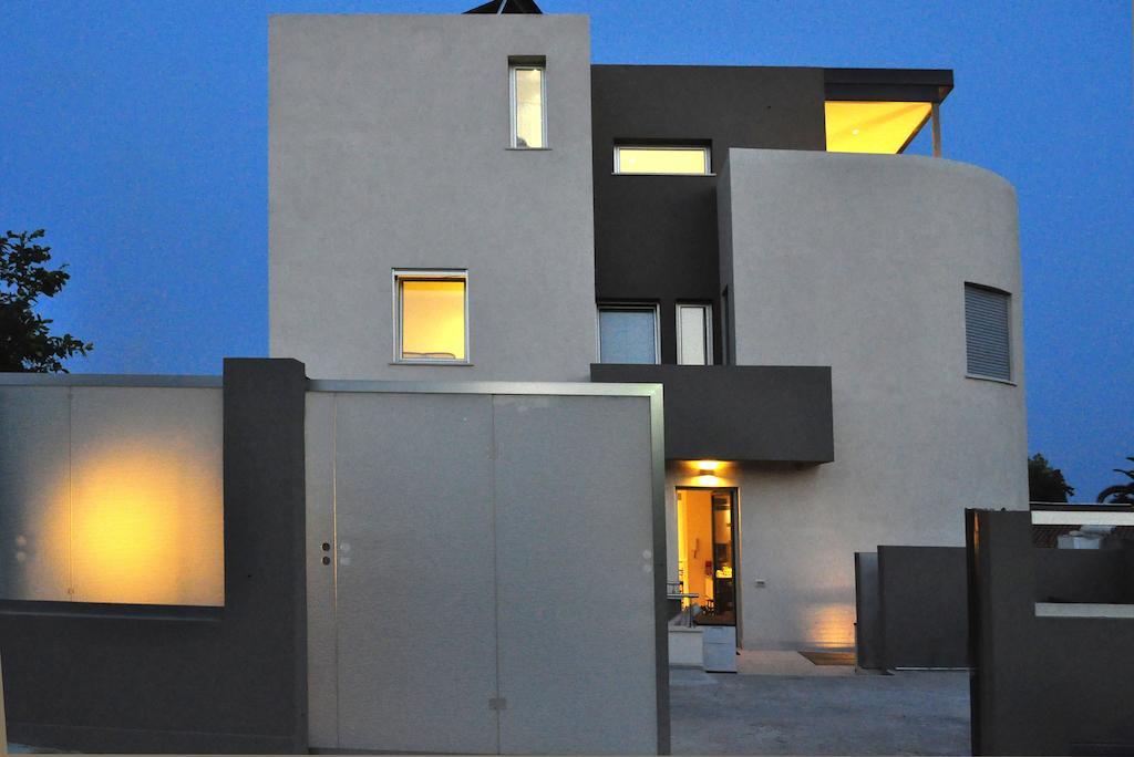 Bed and Breakfast Art House Quartu - Margine Rosso Quartu SantʼElena Habitación foto