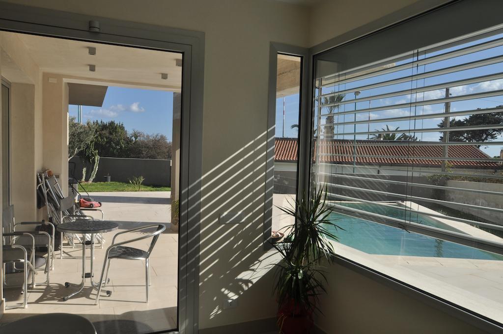 Bed and Breakfast Art House Quartu - Margine Rosso Quartu SantʼElena Exterior foto