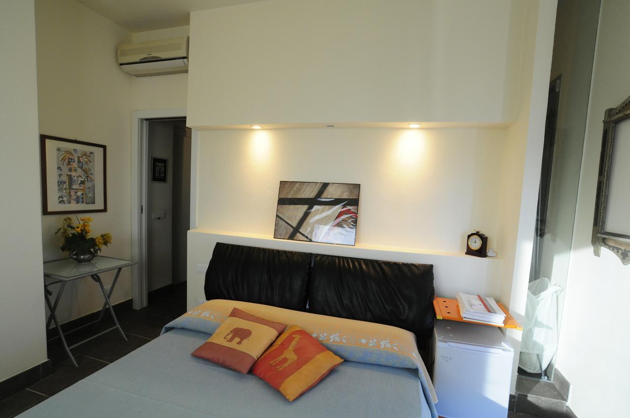 Bed and Breakfast Art House Quartu - Margine Rosso Quartu SantʼElena Exterior foto