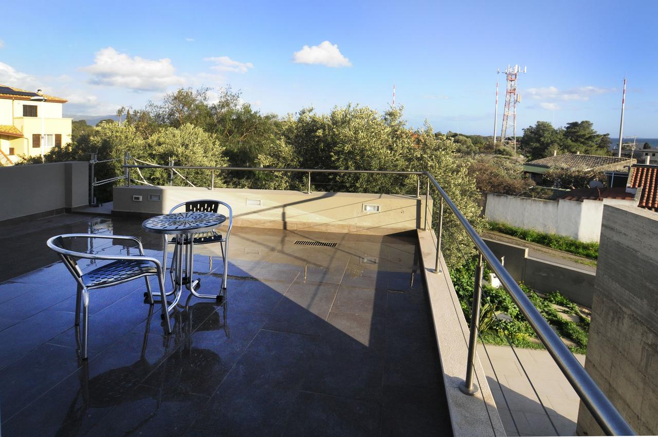 Bed and Breakfast Art House Quartu - Margine Rosso Quartu SantʼElena Exterior foto